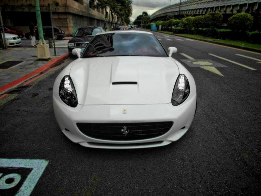  Ferrari California V-309 by Vorsteiner 2012 года  (фото 8 из 8)
